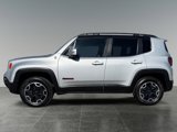Used 2016 Jeep Renegade Trailhawk w/ Premium Trailhawk Package image 2