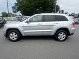 Used 2011 Jeep Grand Cherokee Laredo image 2