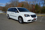 Used 2016 Chrysler Town & Country Touring-L image 3