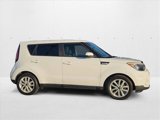 Used 2017 Kia Soul + image 4