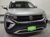 Used 2022 Volkswagen Taos SE image 2