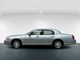 Used 2007 Lincoln Town Car Signature image 4