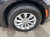 Used 2017 Chrysler Pacifica Touring-L image 4