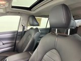 Used 2020 Toyota Highlander XLE image 6