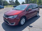 Used 2019 Chrysler Pacifica Touring-L image 3