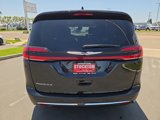 Used 2023 Chrysler Pacifica Touring-L image 6