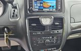 Used 2015 Chrysler Town & Country Touring image 4
