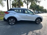 Used 2020 Nissan Kicks SV image 2