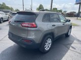 Used 2016 Jeep Cherokee Sport image 4