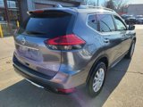 Used 2017 Nissan Rogue SV image 3