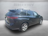 Used 2023 Toyota Highlander LE image 4
