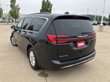Certified 2022 Chrysler Pacifica Touring-L image 6