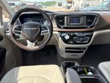 Used 2017 Chrysler Pacifica Touring-L image 6