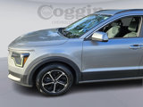 Used 2023 Kia Niro EX image 2