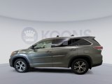 Used 2016 Toyota Highlander XLE image 2
