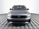 Used 2024 Volkswagen Tiguan SE R-Line image 2