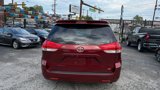 Used 2014 Toyota Sienna LE image 4