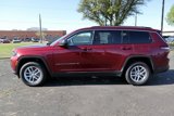Used 2023 Jeep Grand Cherokee L Laredo image 2