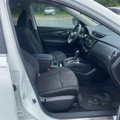 Used 2017 Nissan Rogue SV image 2