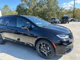 New 2025 Chrysler Pacifica Limited image 2
