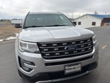 Used 2017 Ford Explorer XLT image 2