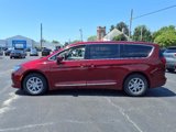 Used 2017 Chrysler Pacifica LX image 2