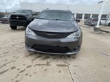 Used 2018 Chrysler Pacifica Limited w/ Advanced Safetytec Group image 2