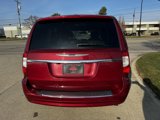 Used 2015 Chrysler Town & Country Touring image 6
