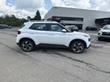 Used 2024 Hyundai Venue SEL image 4