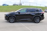 Used 2022 Nissan Rogue S image 2