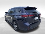 Used 2022 Toyota Highlander XLE image 3