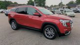 Used 2024 GMC Terrain SLT w/ Infotainment Package II image 2