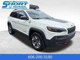 Used 2019 Jeep Cherokee Trailhawk image 3