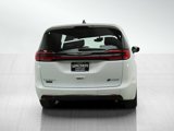 Used 2023 Chrysler Pacifica Touring-L image 5