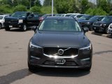 Used 2022 Volvo XC60 B5 Momentum image 2