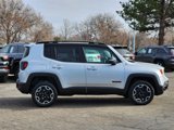 Used 2016 Jeep Renegade Trailhawk image 2