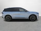 New 2025 Lincoln Nautilus Reserve image 2