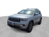 Used 2017 Jeep Grand Cherokee Limited image 2