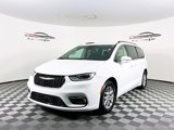 Used 2021 Chrysler Pacifica Touring-L image 4