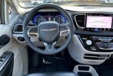 Used 2022 Chrysler Pacifica Touring-L image 5