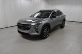 Used 2025 Chevrolet Trax RS w/ Sunroof Package image 2
