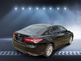 Used 2018 Toyota Camry SE image 3