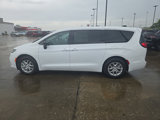 New 2025 Chrysler Pacifica Select image 2