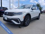 Used 2022 Volkswagen Tiguan SE w/ Panoramic Sunroof Package image 3