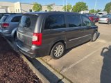 Used 2016 Chrysler Town & Country Touring image 3
