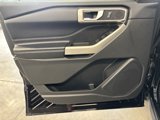 Used 2022 Ford Explorer XLT w/ Equipment Group 202A image 4