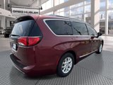 Used 2020 Chrysler Pacifica Touring-L image 5