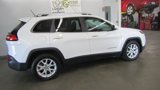 Used 2018 Jeep Cherokee Latitude w/ Safety Group image 6