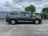 Used 2018 Chrysler Pacifica Touring-L image 3