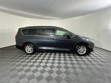 Used 2020 Chrysler Pacifica Touring-L image 4